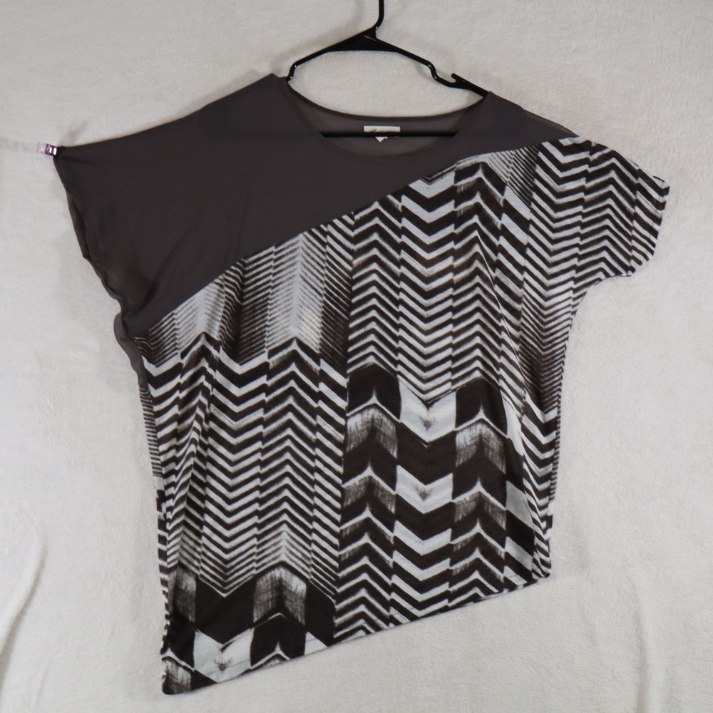 silence + noise Women's M Gray Geometric Pattern Top Short Sleeve Asymmetrical